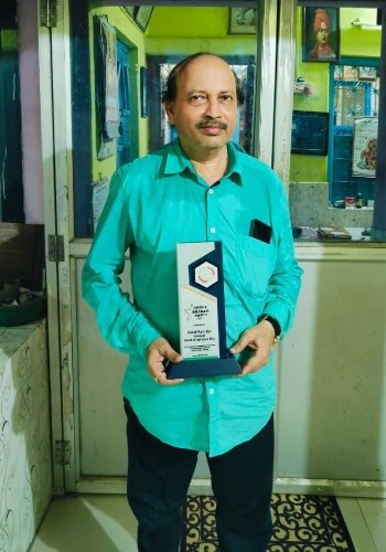 K K Kar with Indian Achiever Award