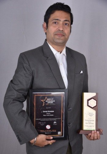 Somak Banerjee with Award